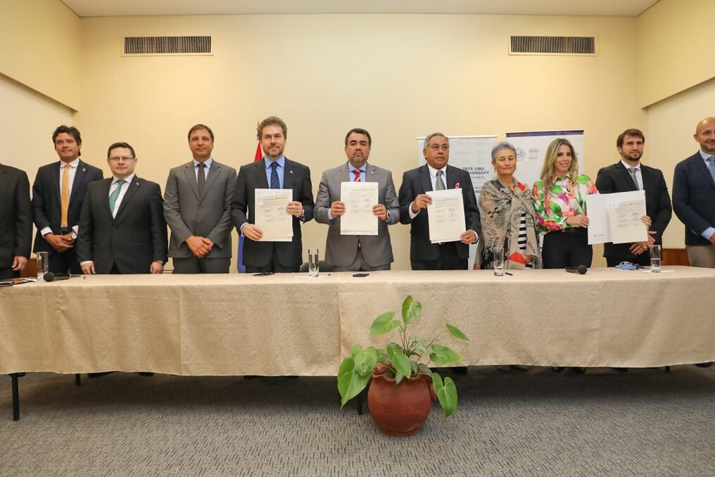 El documento de concesión para que la empresa opere bajo los beneficios de zona franca fue suscripto hace unos días. Foto: Gentileza.