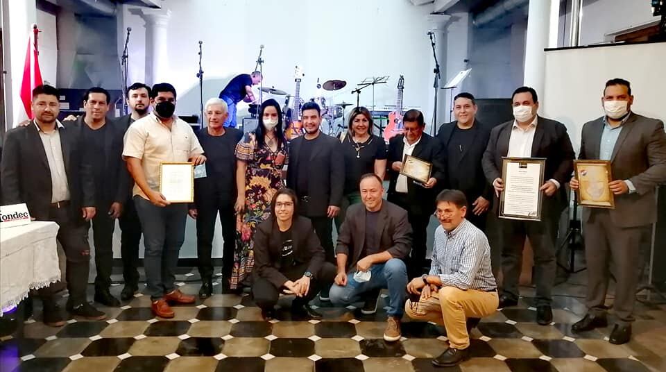 El grupo musical formado en Itá hace dos décadas protagonizó una fiesta, el jueves pasado, al presentar su nuevo material en Asunción. Foto: Gentileza.
