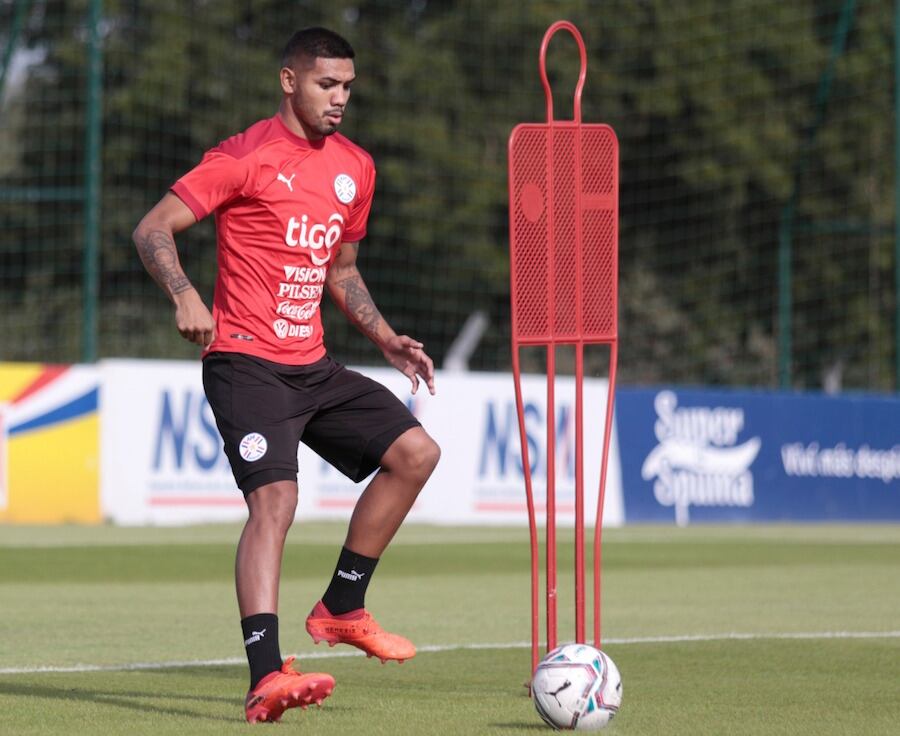 David Martínez en plena tarea con la selección paraguaya en Ypané.FOTO:@ SELECCIÓN PARAGUAYA