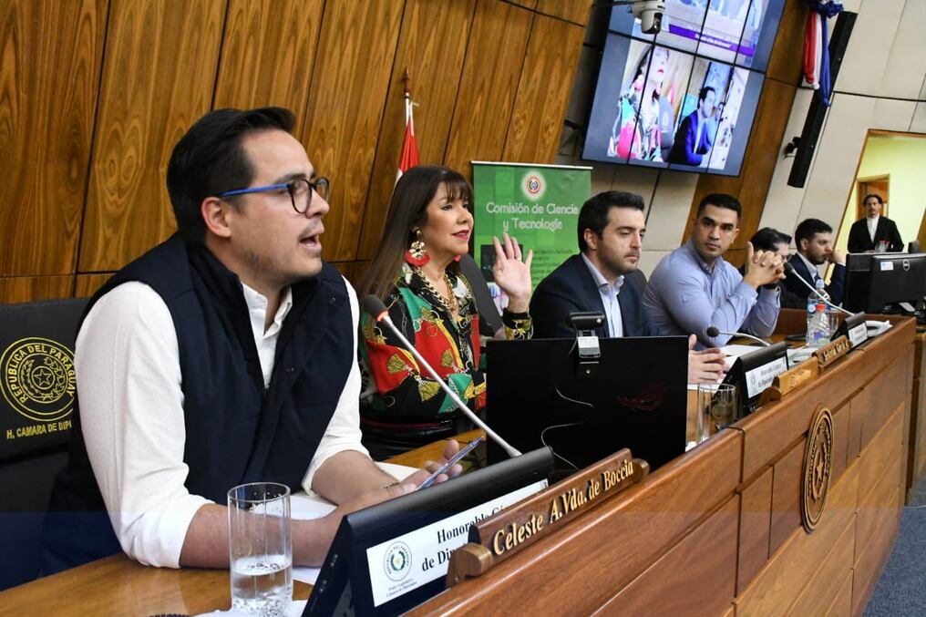 Federico Mora destacó que con esta reunión se evidenció que Asunción tiene muchas variables y muchos actores, que van más del municipio y que debe ser un esfuerzo en conjunto para llevar adelante los planes de mejoramiento. Foto: Gentileza.