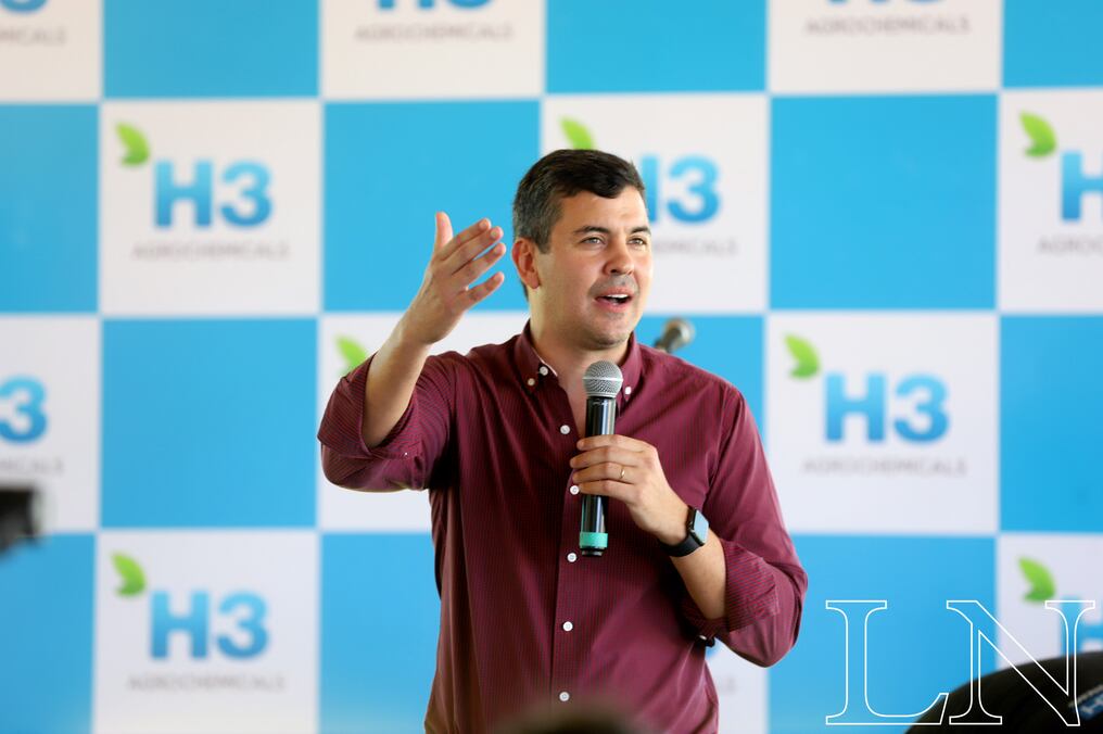 Santiago Peña instó a los productores a “empujar el carro todos juntos” en un país donde hay mucha riqueza. Foto: Jorge Romero. 