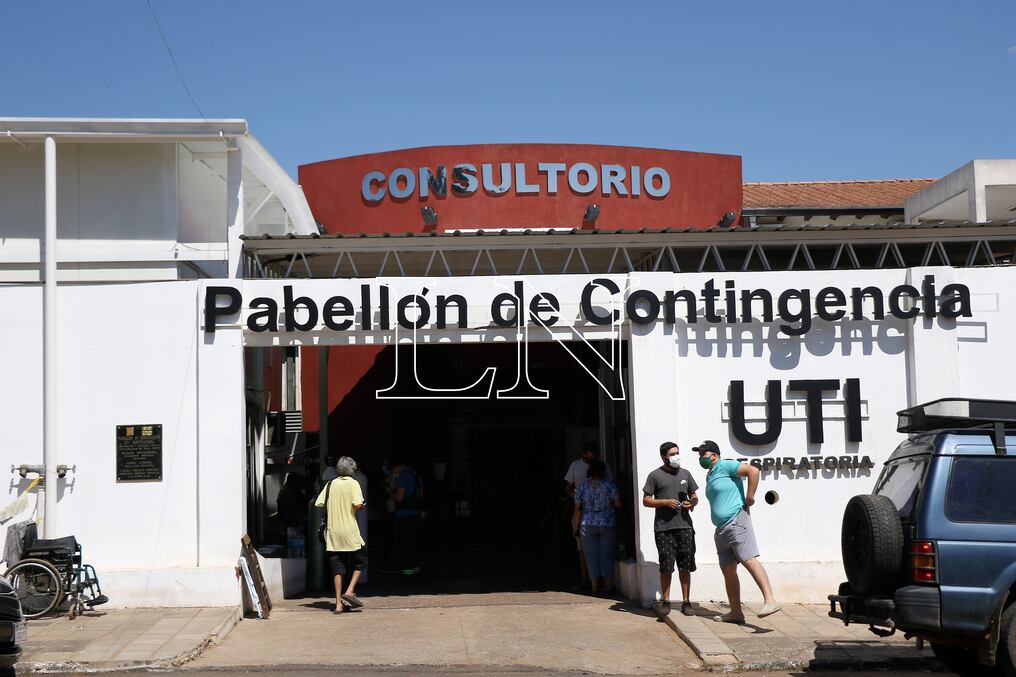 El hospital es prácticamente uno de referencia para pacientes respiratorios y señalan que ya están sin dar abasto para brindar una respuesta más cómoda a los que acuden. Foto: Nadia Monges.