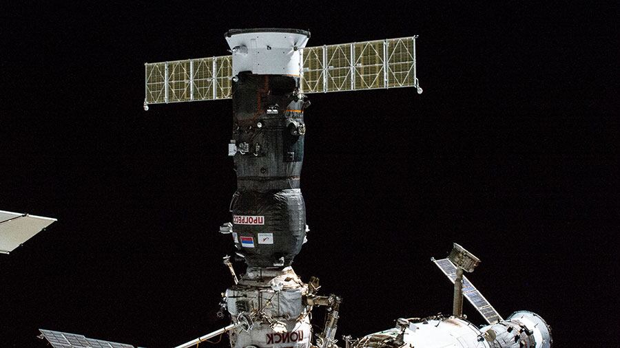 La nave Soyuz MS-22 acoplada a la ISS tuvo en diciembre una fuga de líquido de refrigeración por el impacto de un micrometeorito. Foto: NASA.