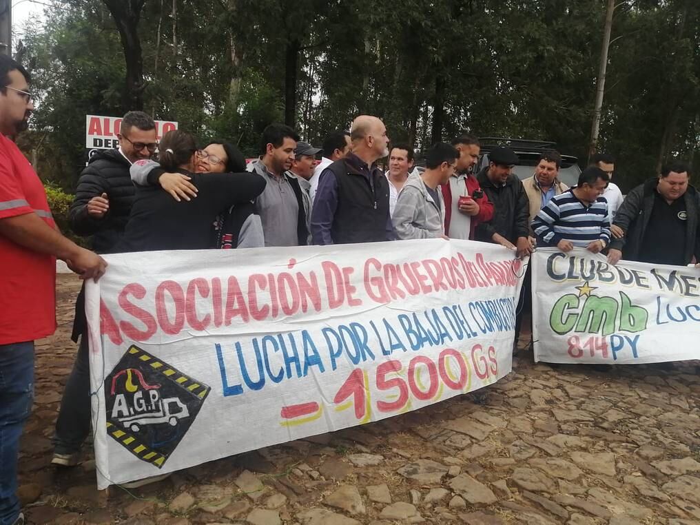Los camioneros indicaron que no hay voluntad por parte del Gobierno para solucionar el problema del sector. Foto: Universo 970 AM/Nación Media.