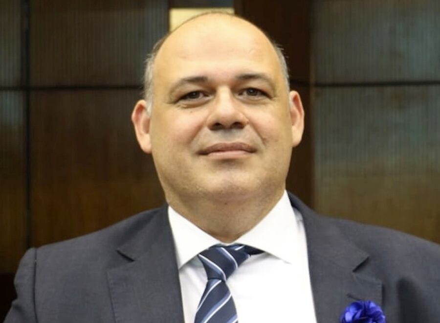 “Nosotros, lo que queremos, es que el 100% de la plata que está destinada a las becas universitarias se utilicen en un 40% en Paraguay”, dijo el senador Abel González. Foto: Archivo