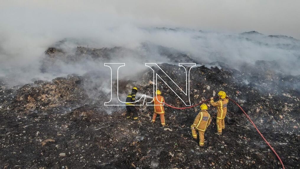 Vertedero de Cateura, en Asunción, toma aérea del incendio. Foto: Carlos Juri.