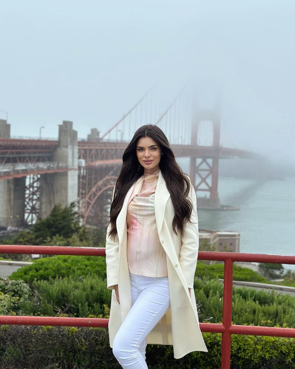 Nadia Ferreira visitó el puente Golden Gate. Foto: Gentileza.