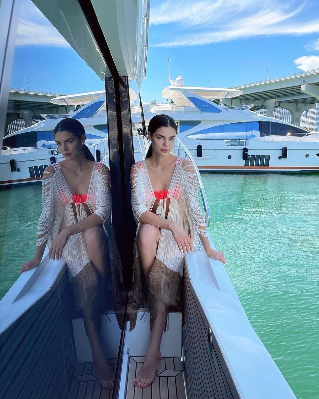 La actual Miss Universo Paraguay el fin de semana estuvo recorriendo las costas de Miami en su lujoso yate bautizado con su nombre. Foto: Gentileza.