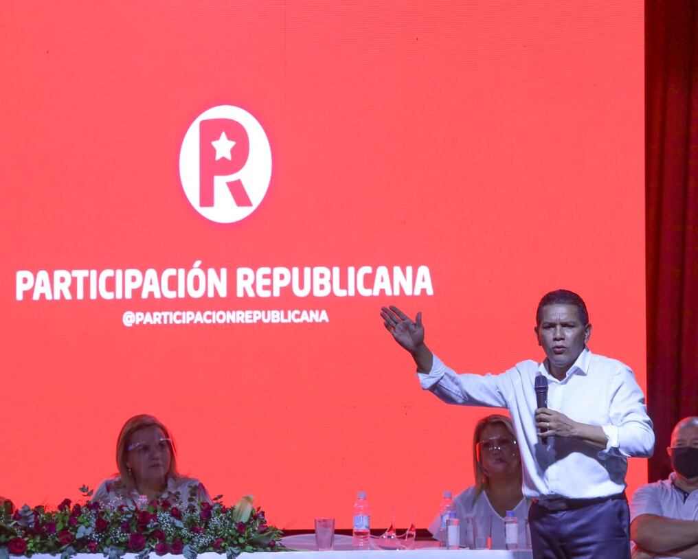De la mano de la senadora Lilian Samaniego y su movimiento Participación Republicana, el comunicador oficializó este jueves pasado su lanzamiento político. Foto: Gentileza.