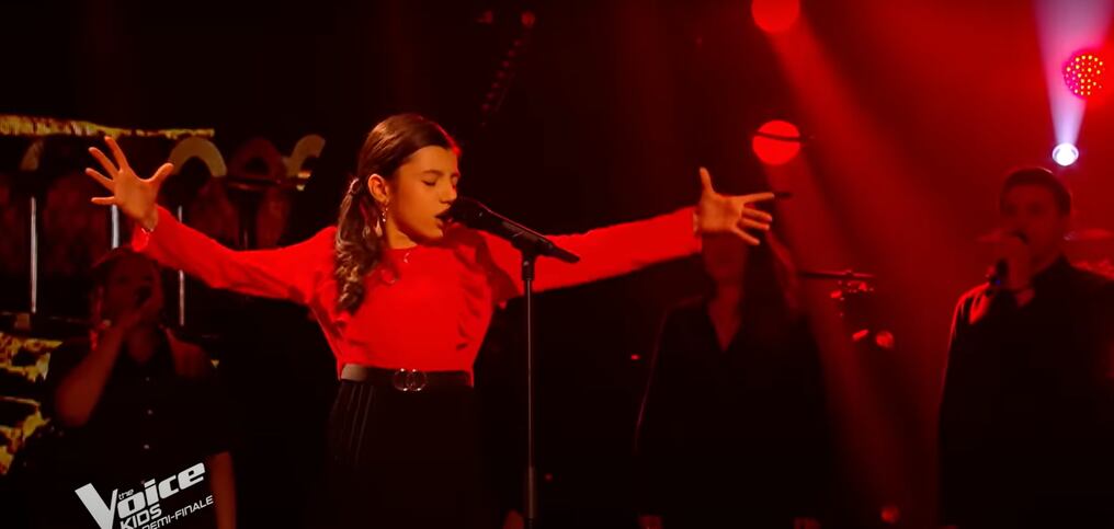 Sara Pedrozo conquistó su pase a la final en La Voz Kids Francia 2022. Foto: Captura de video.