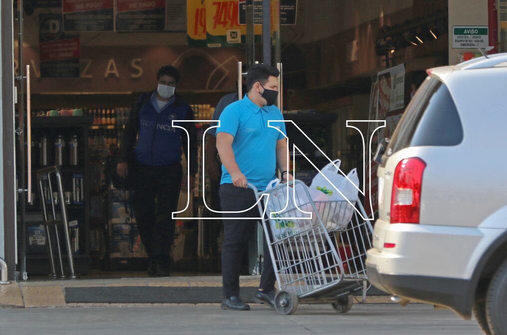 Desde este jueves entra en vigencia la aplicación de la Ley 5.414/2015 en todos los comercios del país; desde noviembre será penalizado el uso de bolsas de hule. Foto: Eduardo Velázquez.