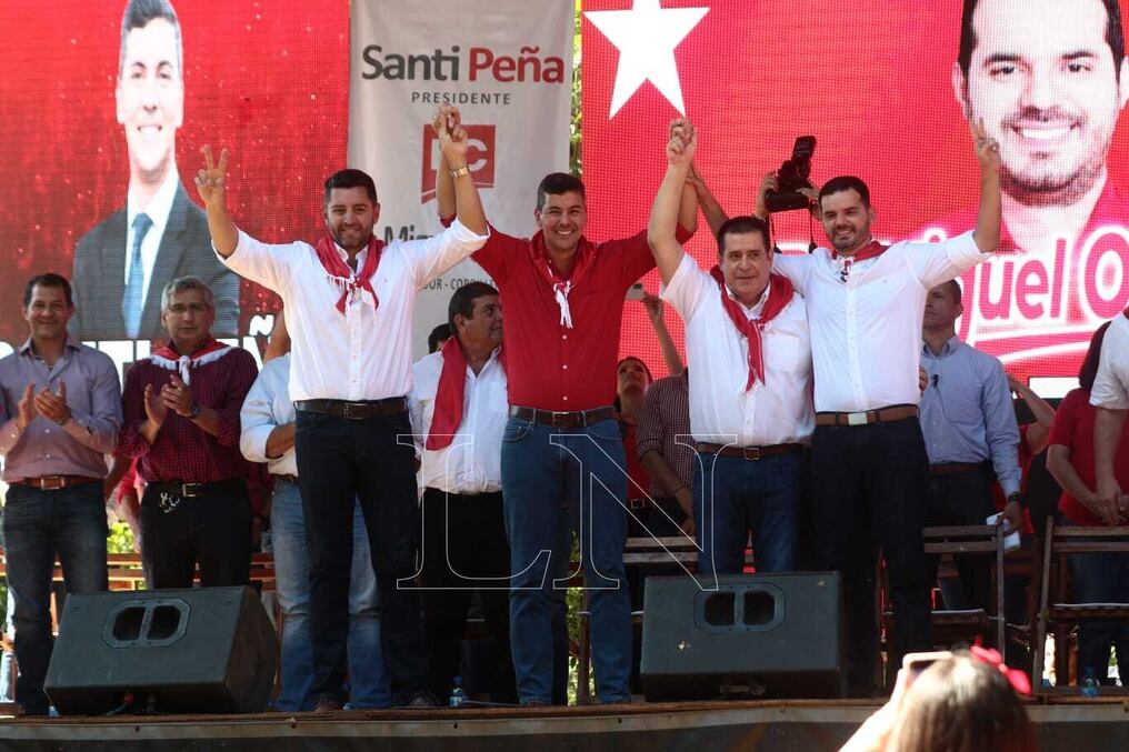 El pedido del presidente de la ANR es que con mucho amor al partido y a la República del Paraguay, con mucha convicción y mística, los colorados salgan a acompañar a los candidatos. Foto: Eduardo Velázquez.