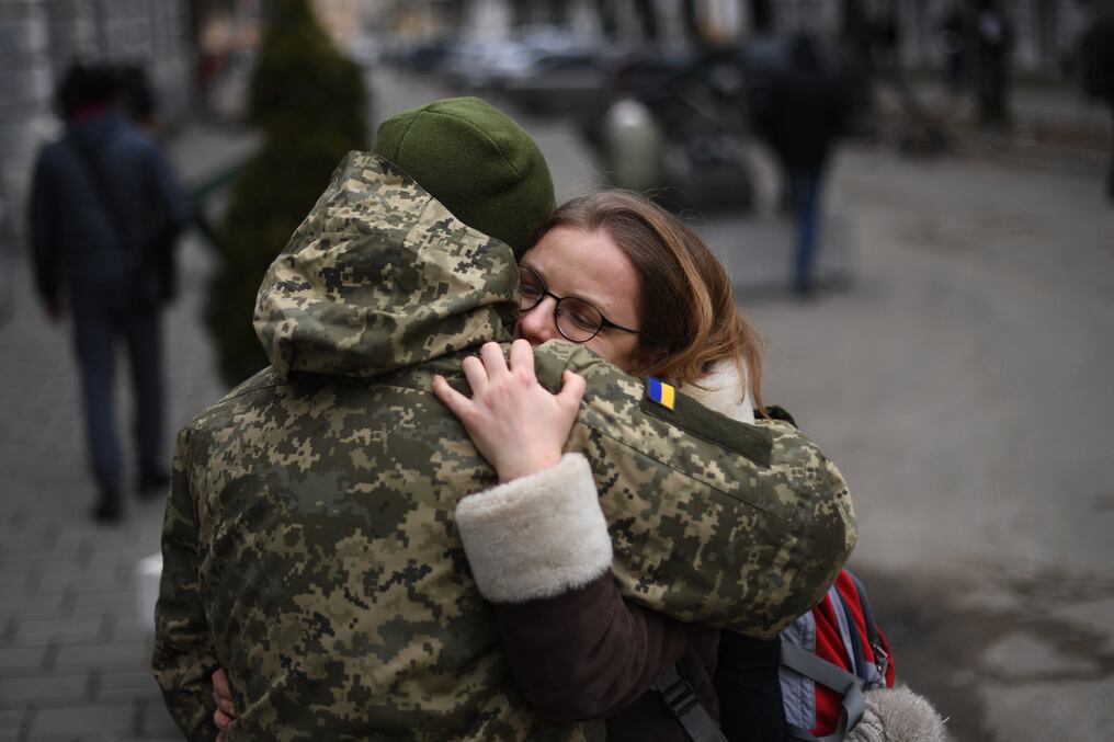 El presidente Volodimir Zelenski estimó a mediados de abril que entre 2.500 y 3.000 militares ucranianos habían perdido la vida desde que su homólogo ruso, Vladimir Putin, dio orden de iniciar la invasión el 24 de febrero. Foto: AFP.