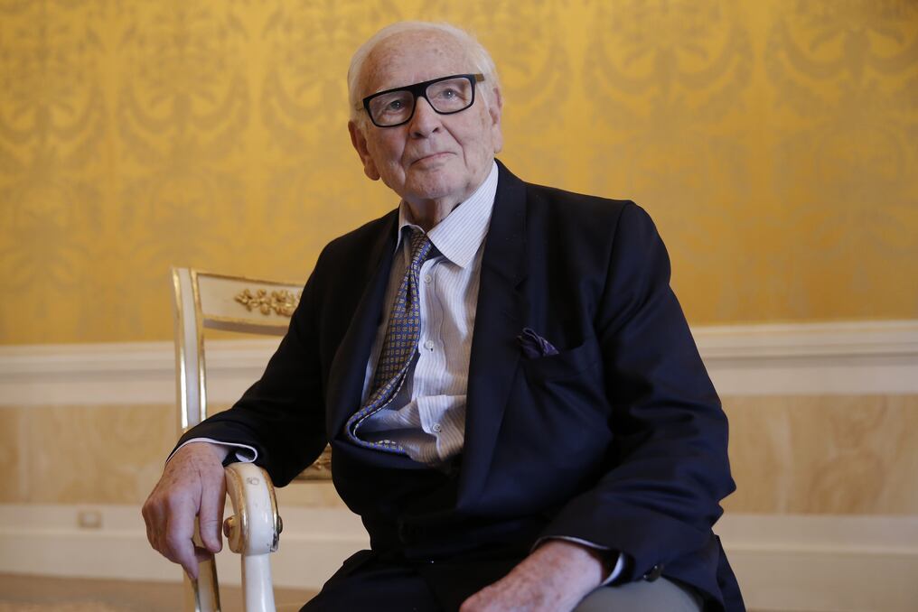 El diseñador, Pierre Cardin. Foto: AFP.