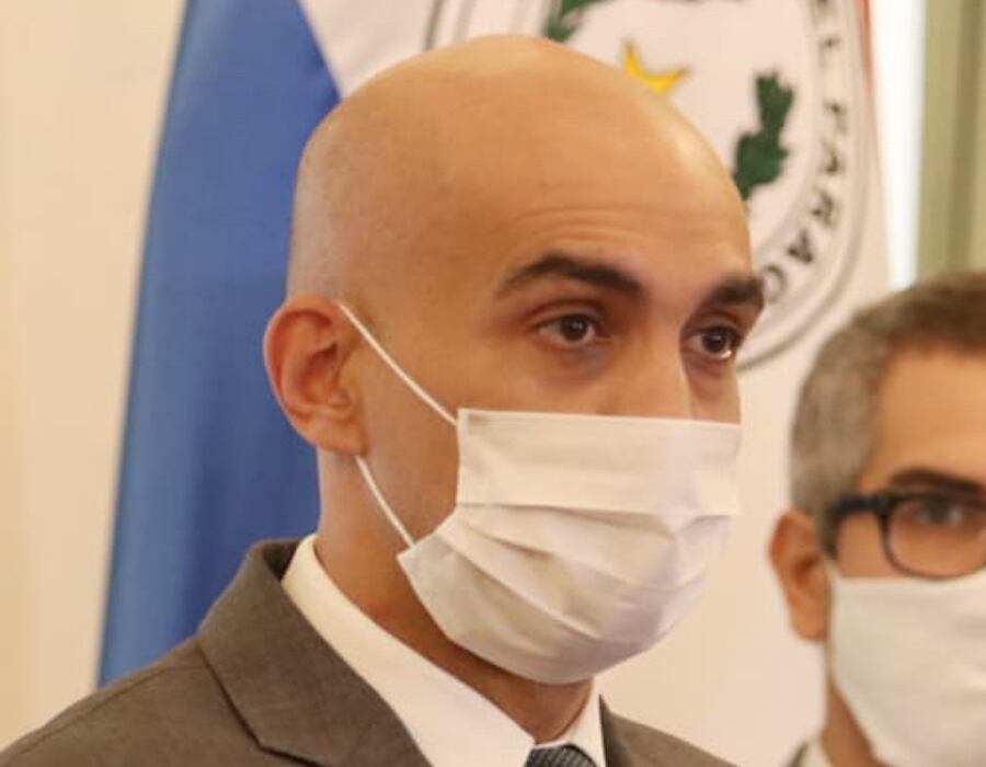 Julio Mazzoleni asegura que está 100% en la cartera sanitaria. Foto: Archivo