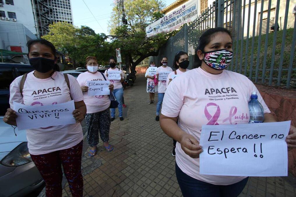 La senadora Zulma Gómez convocó a una manifestación para el martes frente al MSPyBS, a fin de exigir al presidente de la República y al titular de la cartera sanitaria, atención y medicamentos para pacientes oncológicos. Foto: Archivo.