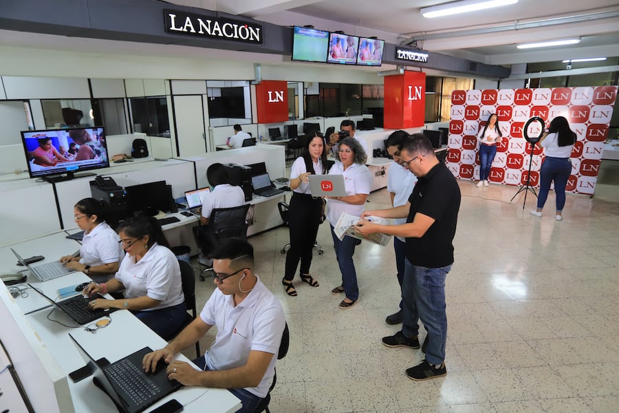 Equipo de Nación Media durante una megacobertura de jornada electoral. Foto: Archivo/Carlos Juri
