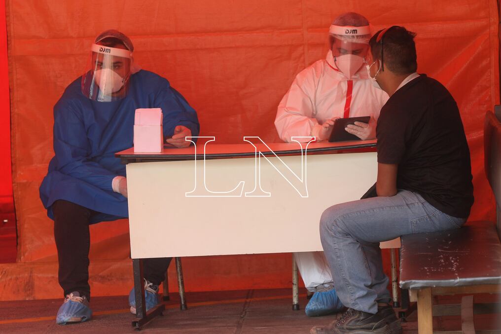 Puesto habilitado desde hoy para toma de muestra para pacientes que van a pie. Foto: Pánfilo Leguizamón.