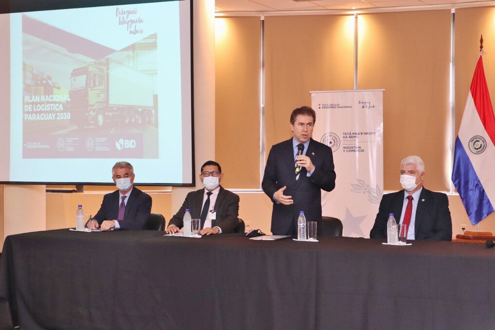 Luis Castignioli, ministro del MIC, aseguró que la actualización ayudará a acelerar los procesos en beneficio de la población. Foto: Gentileza.