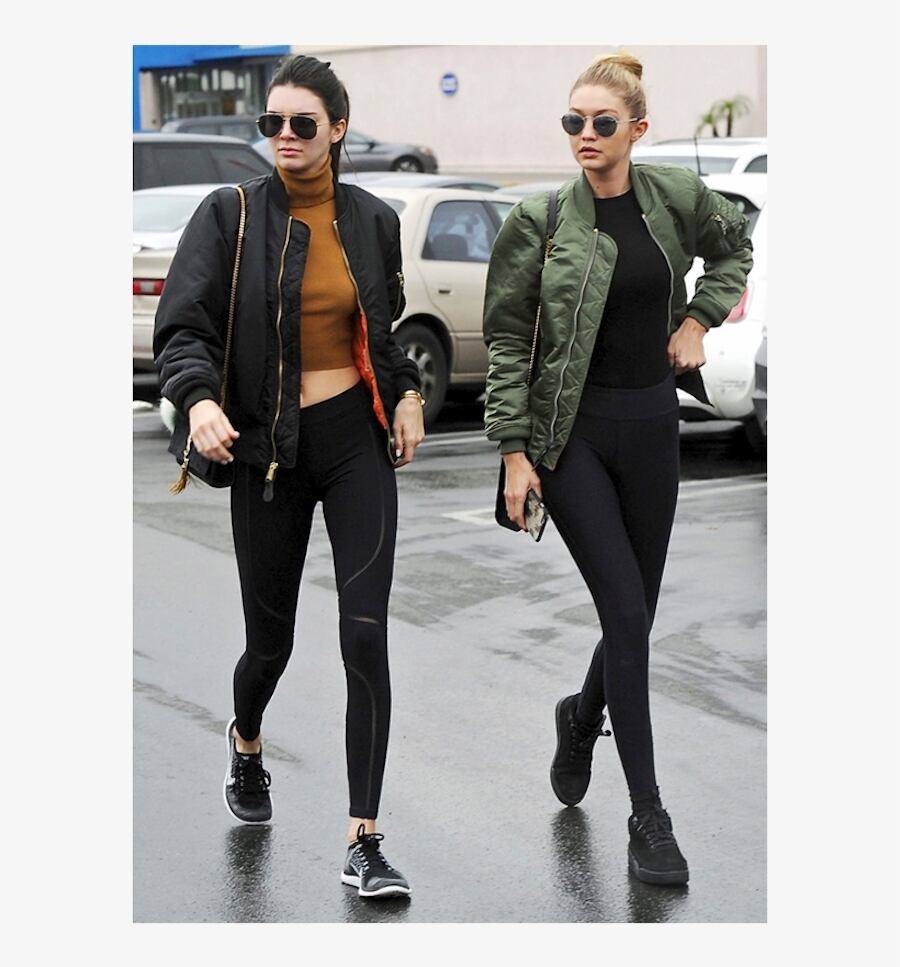 Famosas como las supermodelos Kendall Jenner y Gigi Hadid lograron que la ropa deportiva sea una tendencia en moda.