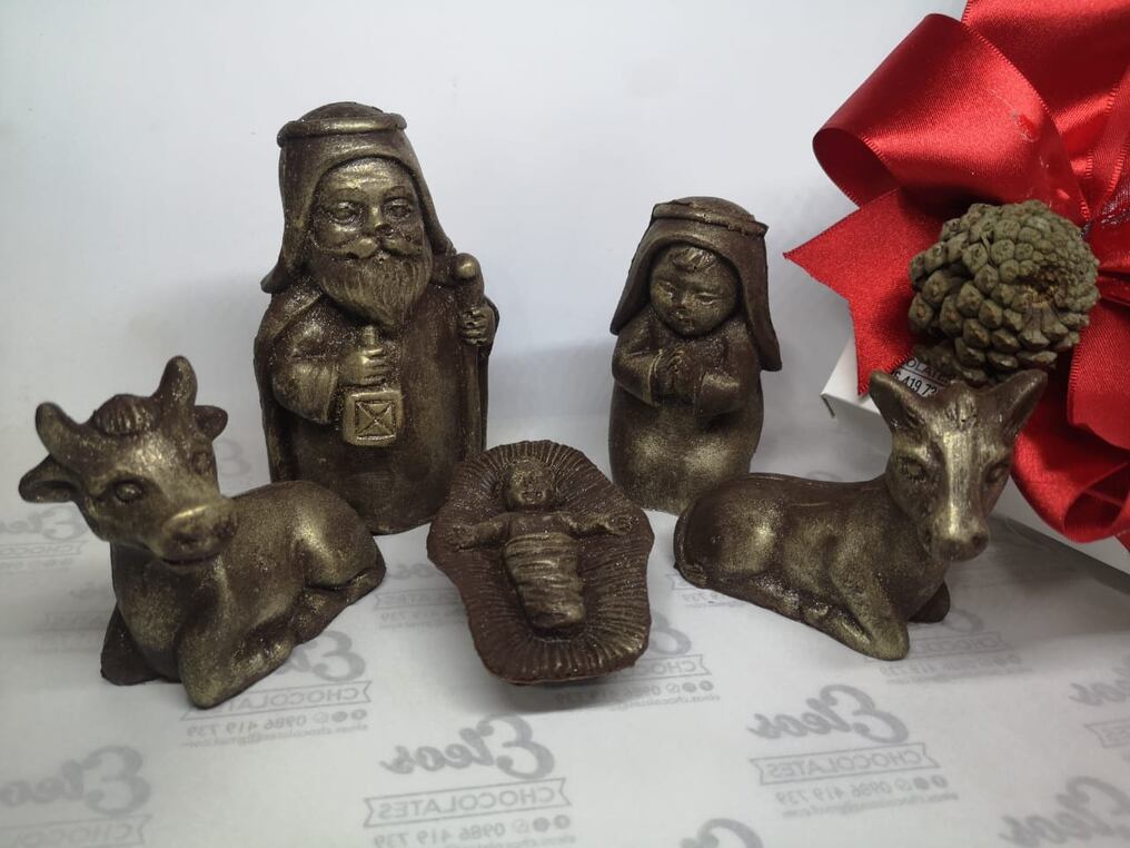 Presentación del producto de la temporada de Eleos Chocolates, pesebre hecho 100% de chocolate en 500 gramos. Foto: Gentileza.