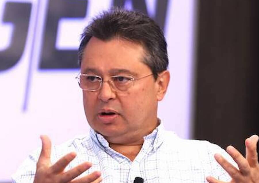 El exministro de Industria y Comercio considera que la educación debe estar exenta de ideologías. Además, se refirió a la compleja situación económica e instó a la ciudadanía a cambiar, y a no a votar por los mismos de siempre. Foto: Archivo