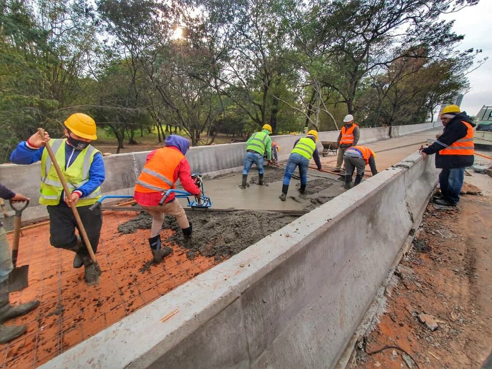 La construcción de tres puentes estratégicos es destacada por el Gobierno como parte del programa de desarrollo interno y fortalecimiento de la conectividad regional.