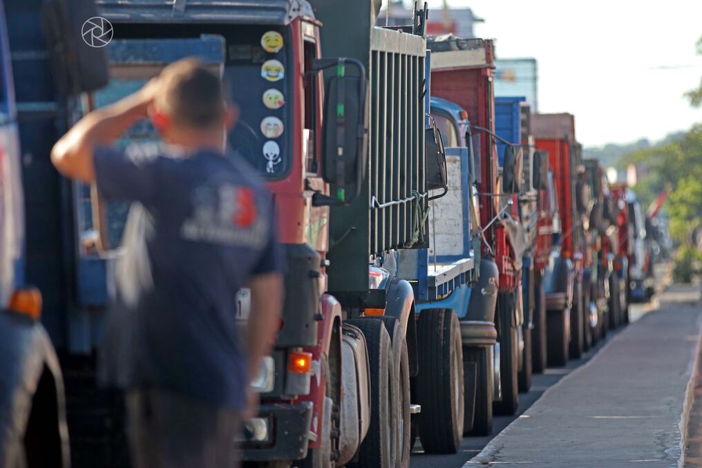 El vocero del gremio indicó que no están dispuestos a formar parte de una mesa de diálogo por lo que aseguran que las medidas siguen en pie. Foto: Emilio Bazán. 