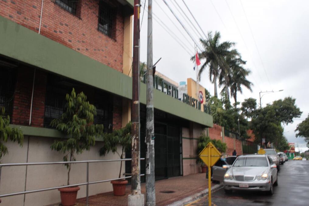 El consejo directivo del colegio Cristo Rey, a través de un comunicado, pidió a los padres retirar a sus hijos de la institución educativa a raíz de que las clases habían sido suspendidas en todos los niveles en el turno tarde. Foto: Archivo.