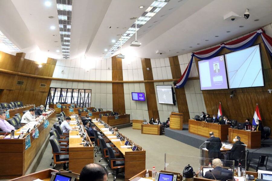 La propuesta plantea ampliar el texto del artículo 8 con un enunciado donde se pedirá nombrar tres parlamentarios que representarán a cada bancada para que a partir de ahí se efectúen las preguntas adicionales. Foto: Archivo.