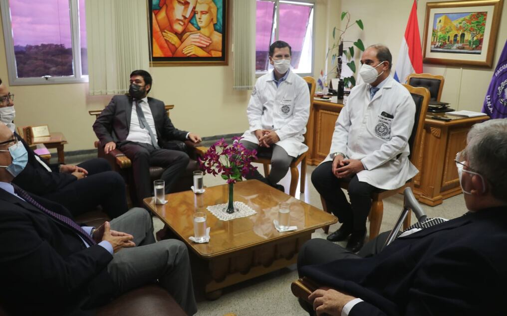 El decano de la facultad de Filosofía aseguró que los atacantes buscan perjudicar al presupuesto del hospital escuela y que las facultades se unirán para evitar que se aproveche de esta institución de suma importancias. Foto: Gentileza.