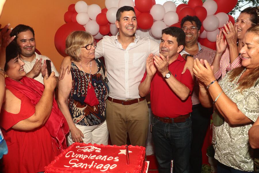 El candidato de Honor Colorado Santiago Peña se posiciona favorablemente en las encuestas. Foto: Archivo