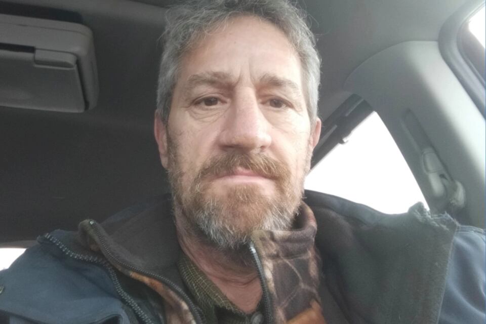 John Eisenman alegó que el novio de su hija la vendió al comercio sexual, aunque también admitió el consumo de drogas en aquella época. Foto: Gentileza.