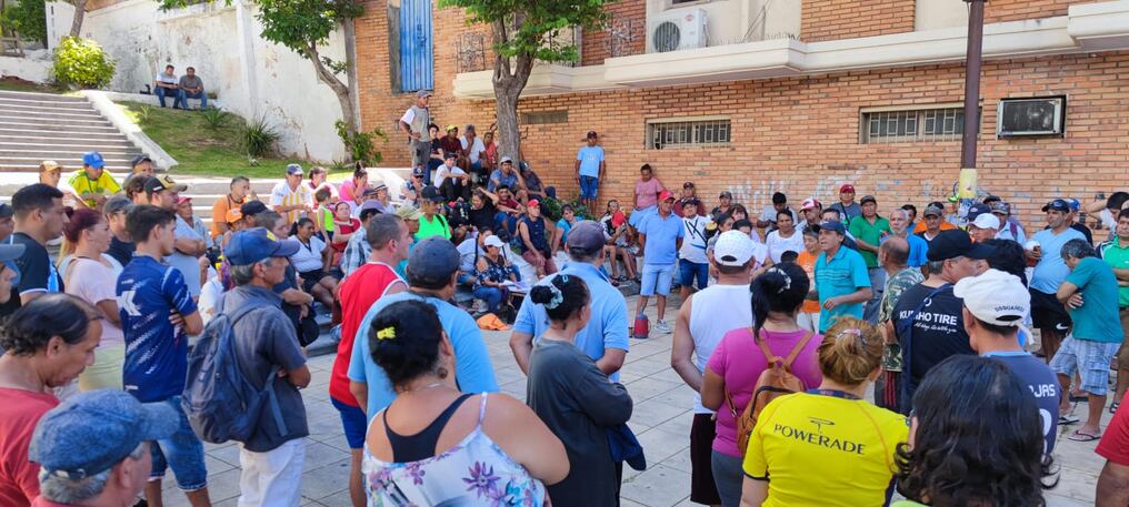 Según manifestó Óscar "Nenecho" Rodríguez, todos aquellos cuidacoches que decidan trabajar en el proyecto serán capacitados con la tecnología a utilizarse. Foto: Gentileza.