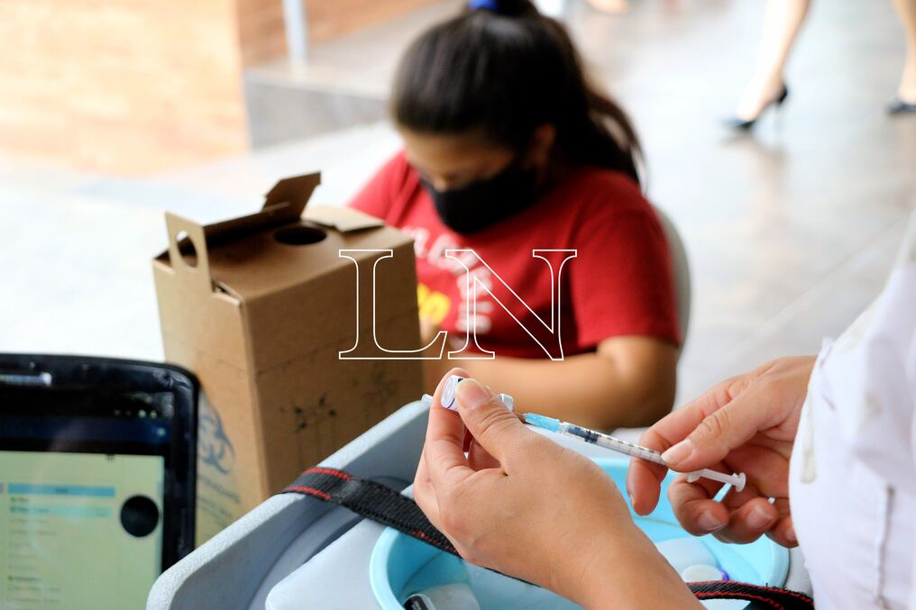 Desde el Programa Ampliado de Inmunizaciones tienen como objetivo cerrar el 2021 con un total de 80% de vacunados a nivel país. Foto: Christian Meza.