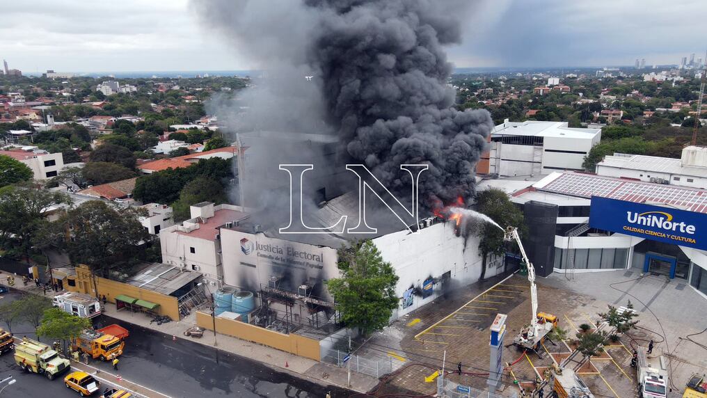 Cuatro fiscales fueron designados para investigar el incendio del local del Tribunal Superior de Justicia Electoral (TSJE). Foto: Carlos Juri.