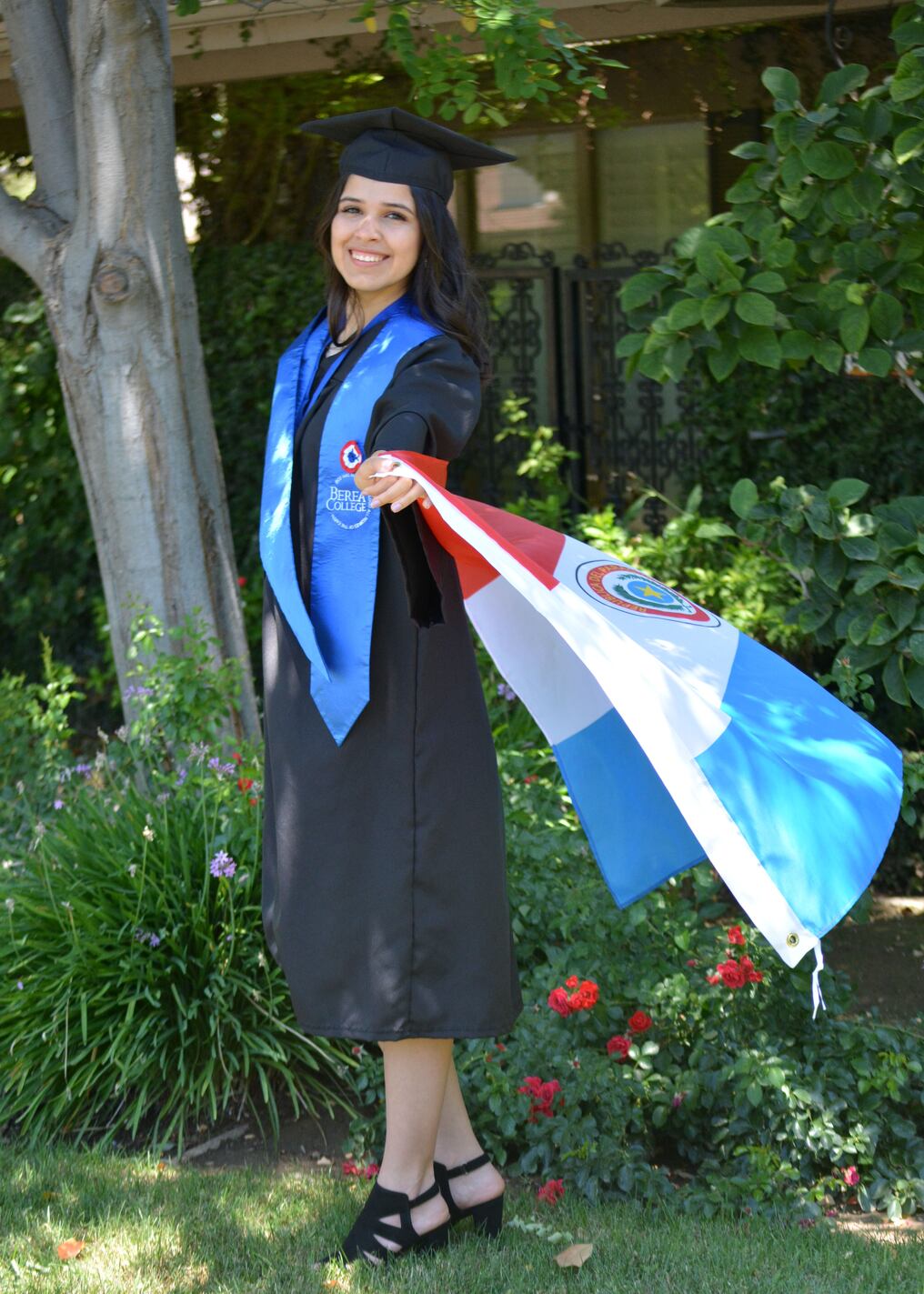 Ella es Belén Rodríguez, recién graduada de Berea College del estado de Kentucky, con doble licenciatura, en Ciencias Políticas y en Lengua y Literatura Española. Foto: Gentileza.
