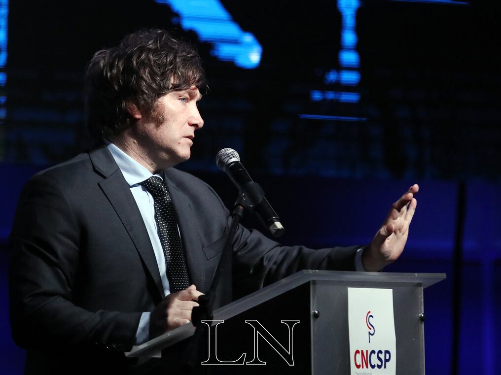 El economista brindó una conferencia en el marco del aniversario número 124 de la Cámara Nacional de Comercio y Servicios de Paraguay (CNCSP). Foto: Emilio Bazán. 