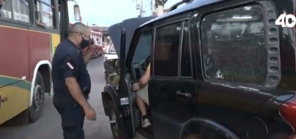 Según detalles del informe policial, los malvivientes se desplazaban en una camioneta y estaban fuertemente armados. Foto: Captura de pantalla.