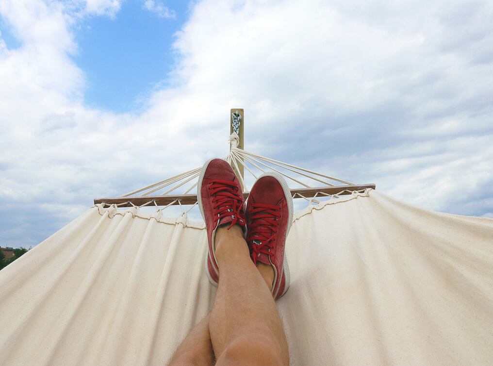Un trabajador con más de 10 años de antigüedad goza de 30 días de vacaciones pagadas más 12 feriados en el año, y debería cobrar por estos días G. 3.698.152, según el salario mínimo legal. Foto: Ilustrativa.