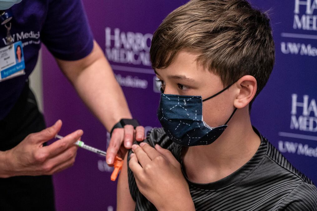 Un hombre perdió el derecho de visitar a su hijo hasta febrero luego de que un juez considerara el mayor riesgo de contagio de ómicron. Foto: Ilustrativa/AFP.