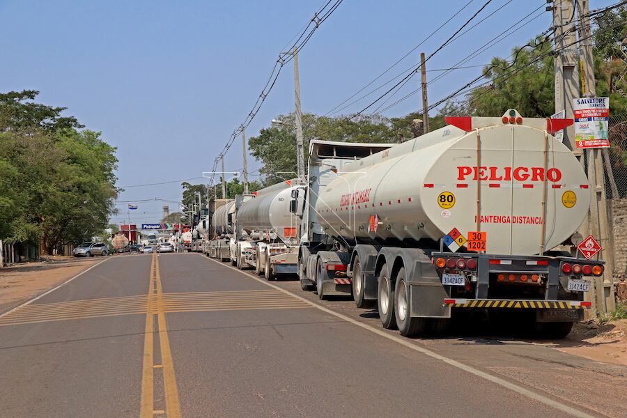 El legislador liberal lamentó que Petropar haya otorgado bajar los precios solamente en sus estaciones de servicios propias, que son apenas siete en todo el país. Foto: Archivo.