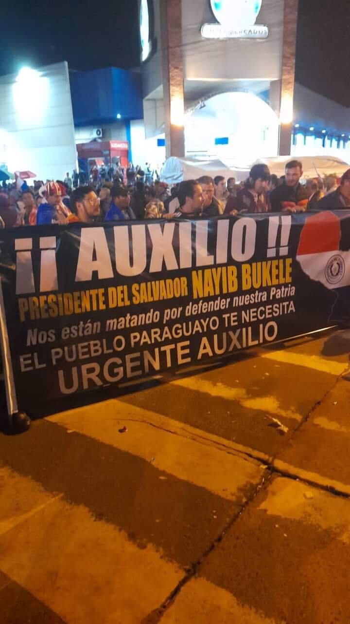 La solicitud de los manifestantes es realizada desconociendo que la legitimidad del triunfo del Partido Colorado es reconocida por organismos internacionales, como la Unión Europea (UA). Foto: Gentileza
