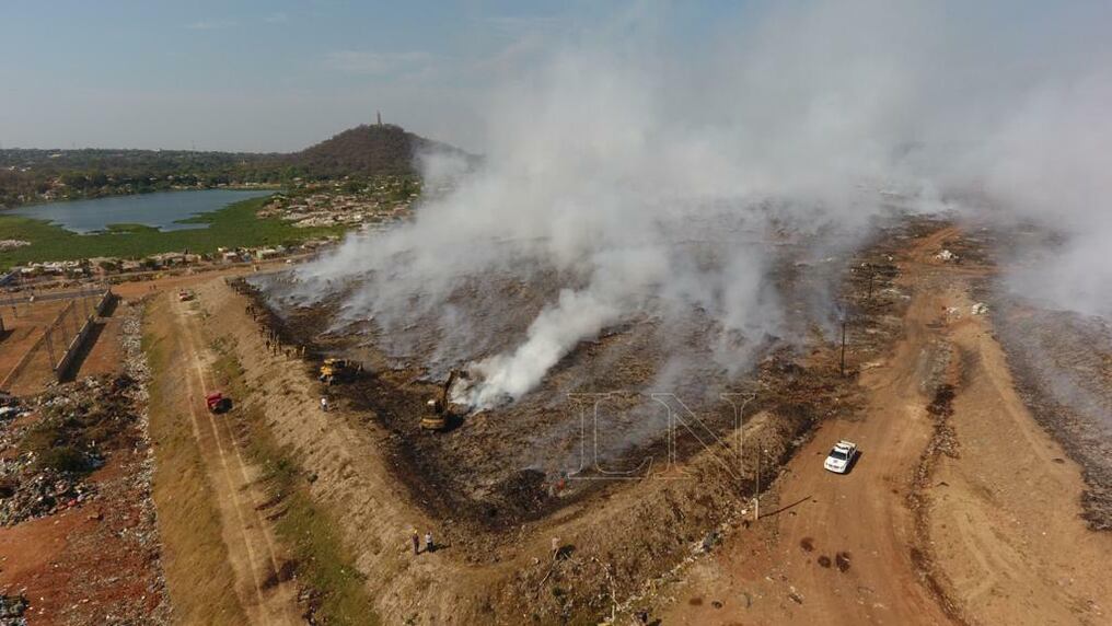 Incendio que afectó prácticamente la totalidad de Cateura. Foto: Pánfilo Leguizamón.