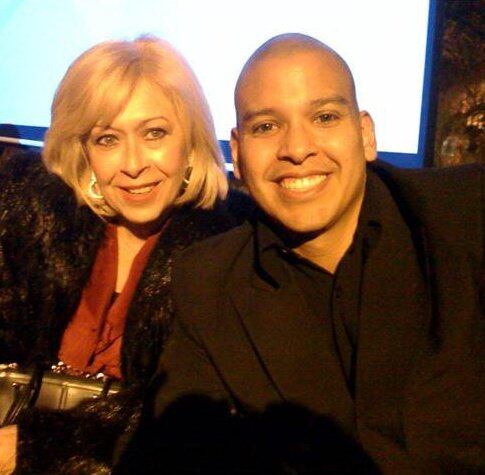 David Decoud posando junto a su madre Edith Fernández de Decoud. Foto: Gentileza.