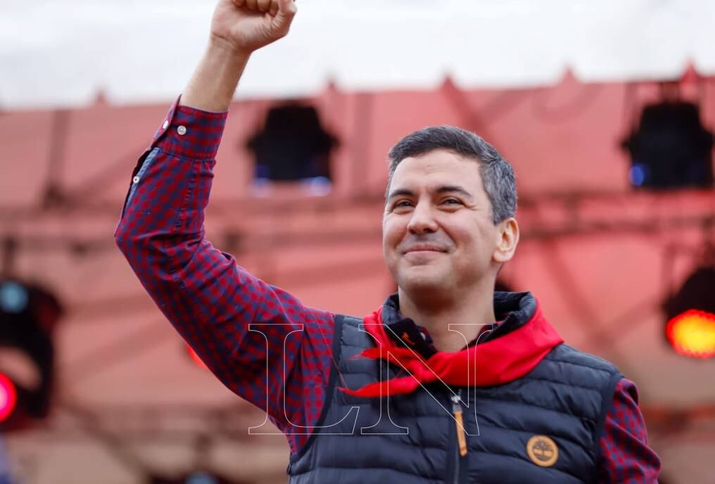 El dirigente colorado Juan Carlos Baruja dijo que la deplorable situación en la que se encuentra el Paraguay durante los cuatro años y medio de gobierno de Mario Abdo Benítez, con una profunda crisis económica, una alta tasa de desempleo, el aumento de la pobreza, la ola de inseguridad, entre otros flagelos, contribuirán en el proceso de negociaciones. Foto: Christian Meza.