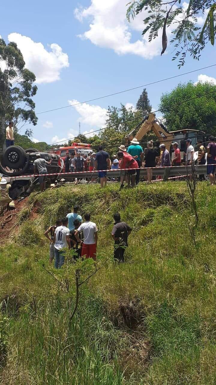 Un accidente con derivación fatal se produjo en la ciudad de Santaní, departamento de San Pedro, durante este mediodía de feriado. Foto: Gentileza.