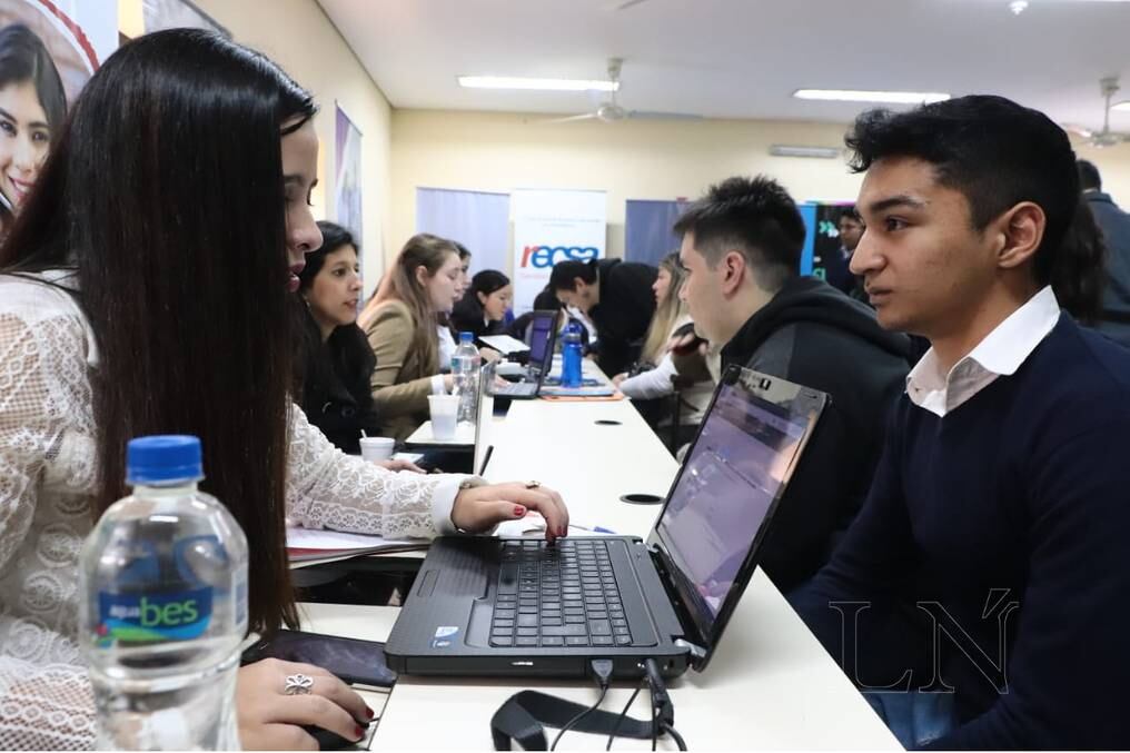 El Gobierno no ha sabido generar políticas de apoyo para el primer empleo, aseguró Enrique López Arce, director de empleo de la ANR. Foto: Archivo.