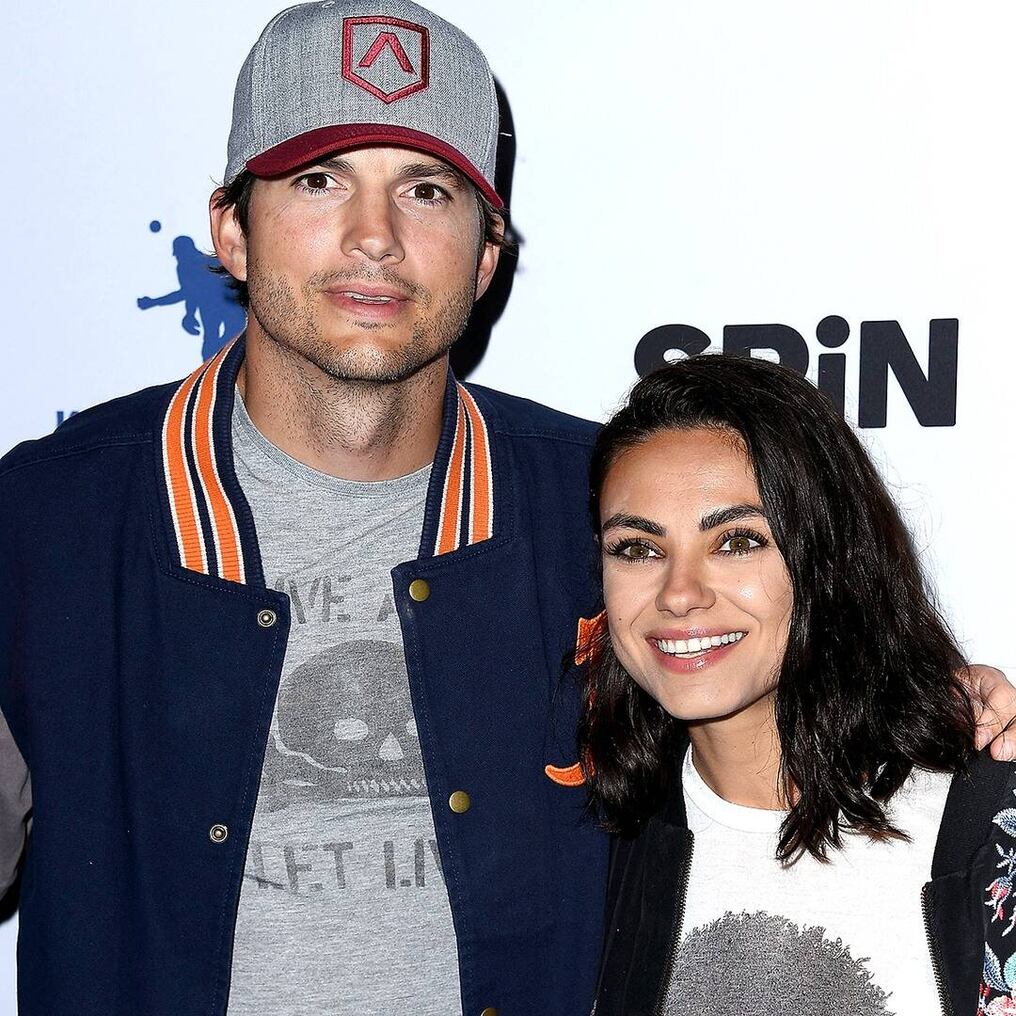 El actor Ashton Kutcher, días atrás utilizó su cuenta de Twitter para pronunciarse a favor de Ucrania, país natal de su esposa Mila Kunis. Foto: Gentileza.