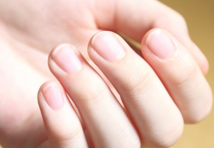 La hidratación ayuda a que las uñas retengan la humedad y las mantiene fuertes. Foto: Ilustrativa